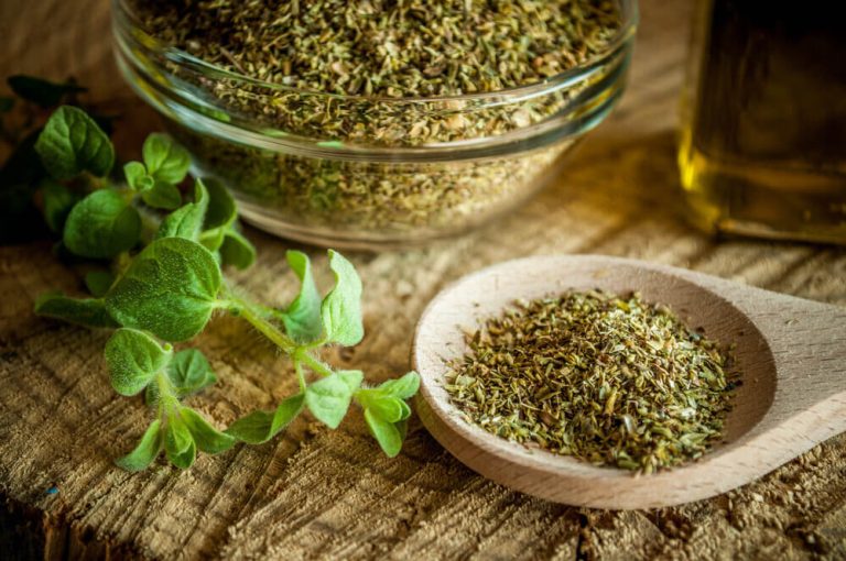 10 Substitutes For Thyme To Use In A Recipe (Fresh & Dried Herbs)